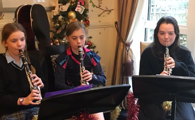 Latest News » Girls bring Joy to South Lodge Residential Home